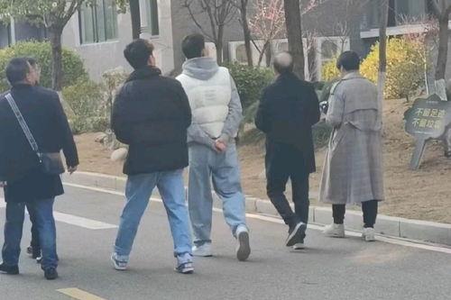 吃瓜事件网红腹肌,吃瓜事件背后的健身传奇  第2张 吃瓜事件网红腹肌,吃瓜事件背后的健身传奇  第2张