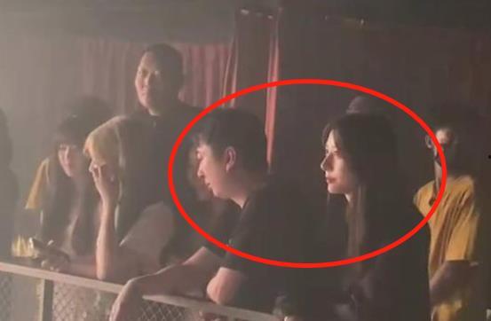 网红吃瓜塌房视频真实,揭秘网络红人背后的真相与争议  第2张 网红吃瓜塌房视频真实,揭秘网络红人背后的真相与争议  第2张